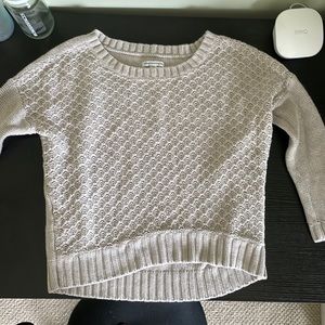 American eagle cropped sweater, thick material, gently worn but good condition